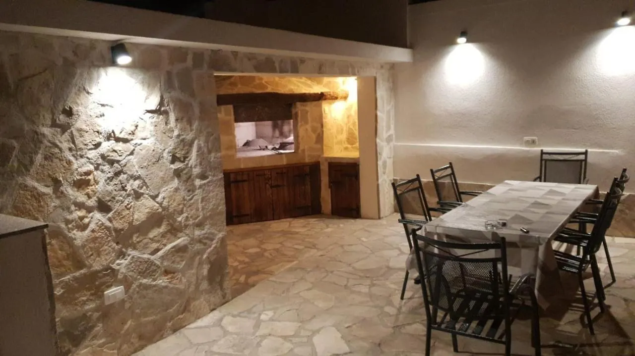 Deluxe Apartment Nika Kaštela