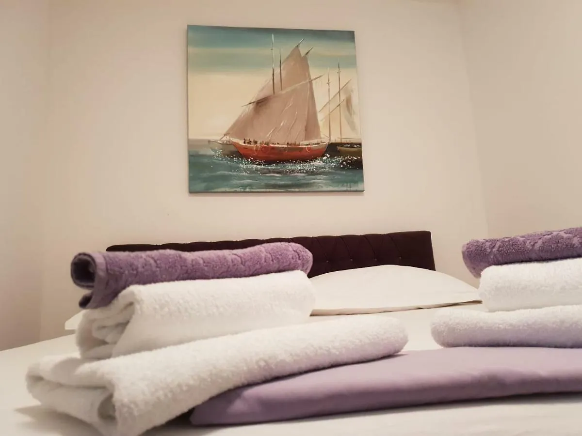 Deluxe Apartment Nika Kaštela 0*,
